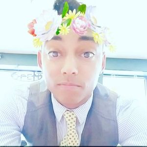 Meet your Posher, Warren